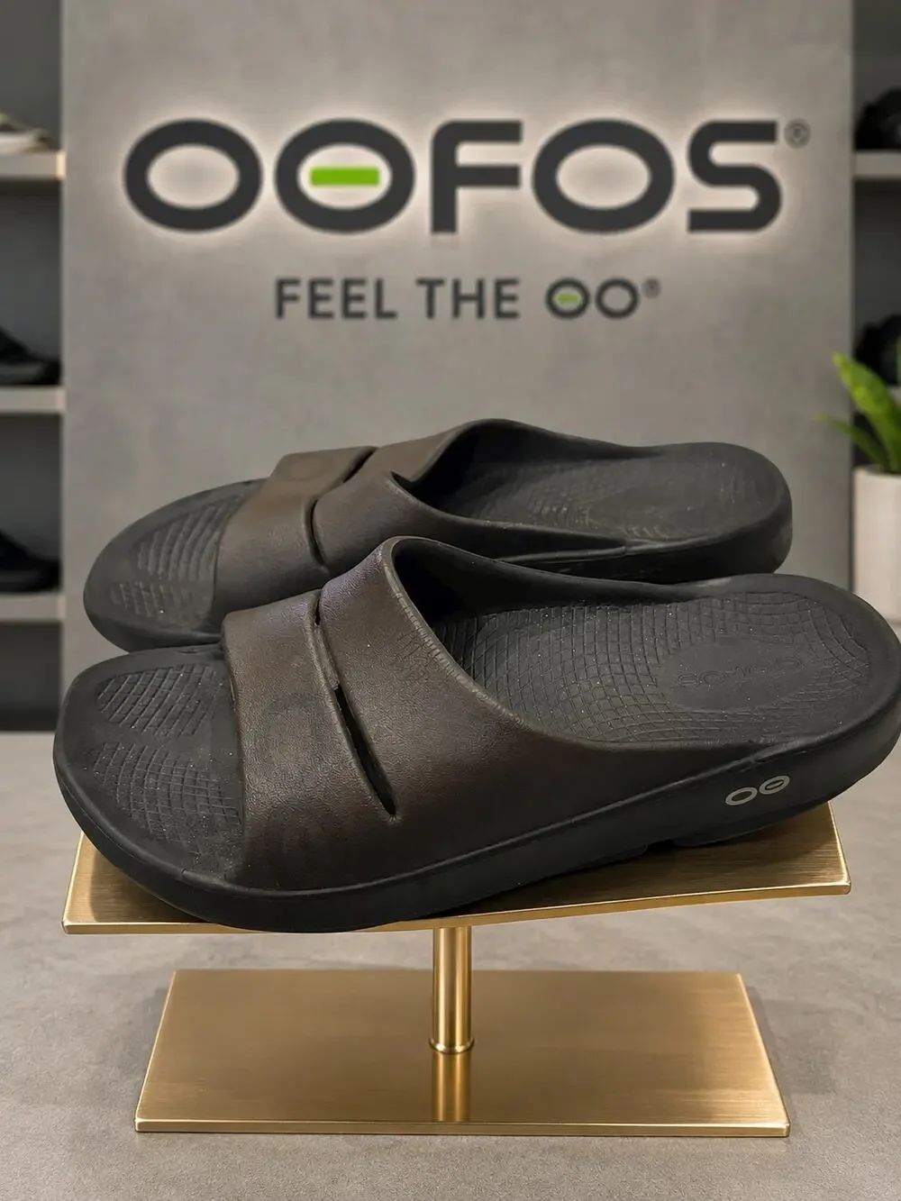 OOFOS OOahh Sport Flex Black Brown Recovery Slides Unisex M5/W7 EU38